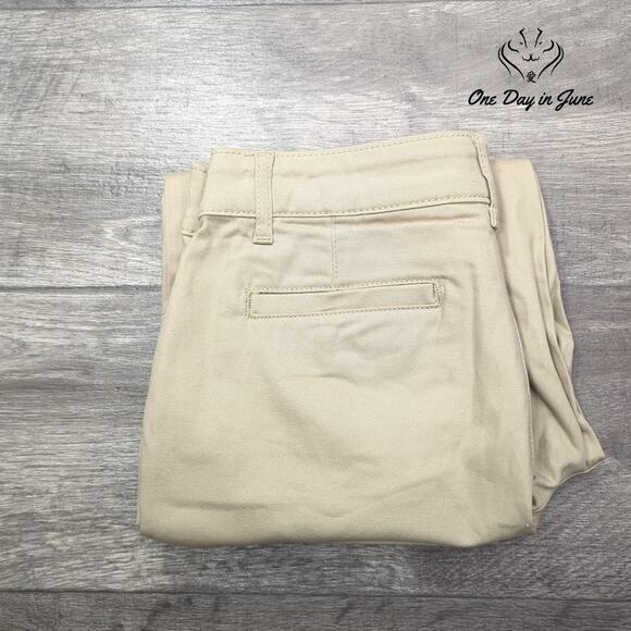 St. John's Bay Mid Rise Capri Pants Size 10 - Picture 6 of 6